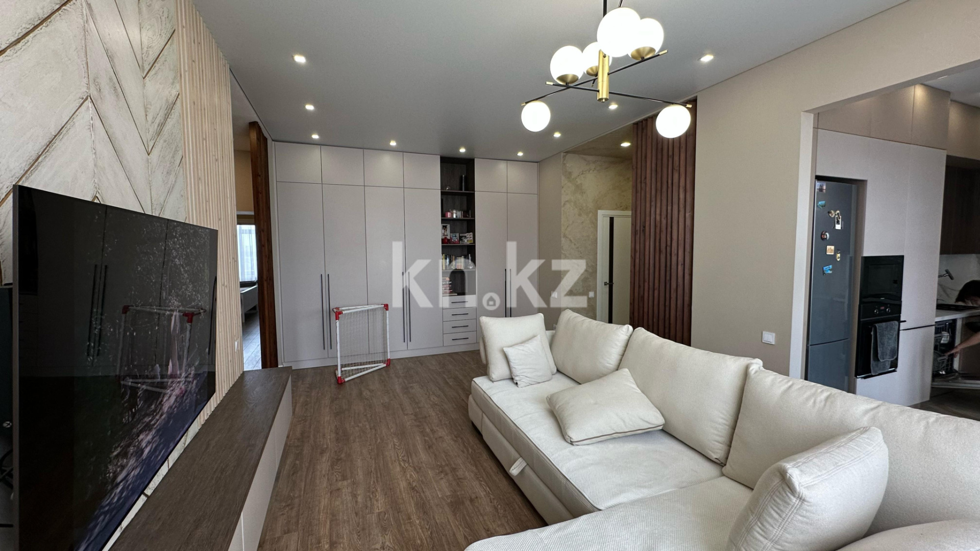 Продажа 3-комнатной квартиры, 83 м², мкр-н Степной-3, дом  1/10 - Продажа квартир в Караганде фото 1 из 4