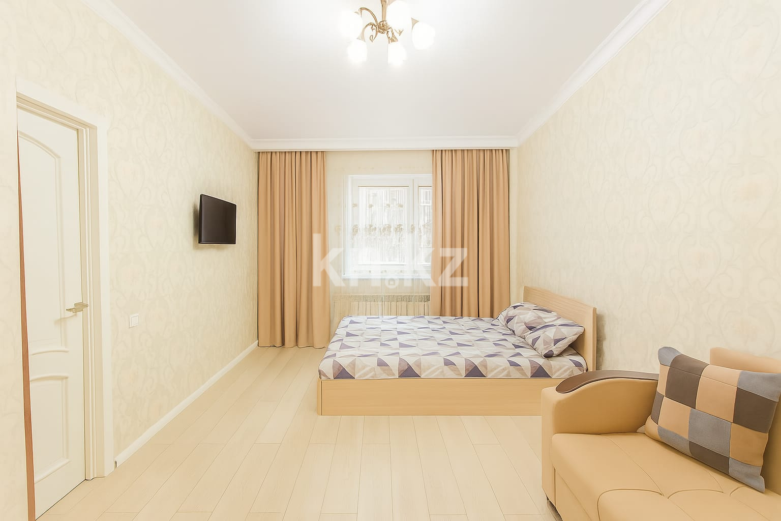 Аренда 1-комнатной квартиры посуточно, 40 м², пр. Кабанбай батыра, дом  29/2 - ул. Сыганак - Аренда  однокомнатных квартир посуточно в Астане без посредников с фото фото 2 из 13
