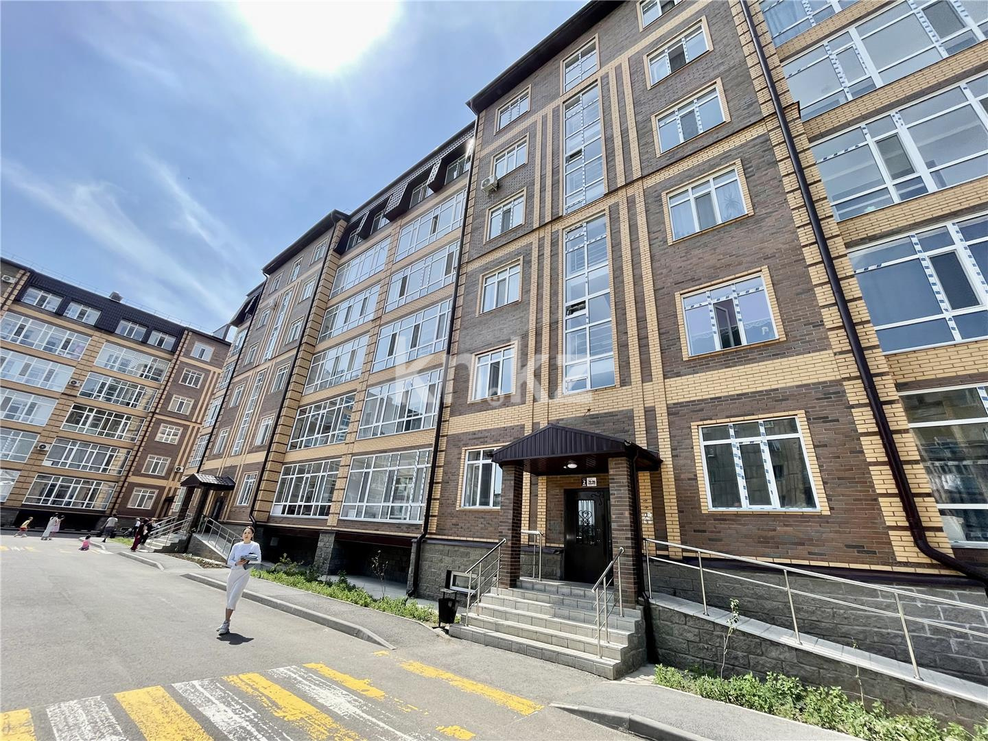 Продажа 3-комнатной квартиры, 75 м², ул. Муканова, дом  1/9 в Караганде - фото 25