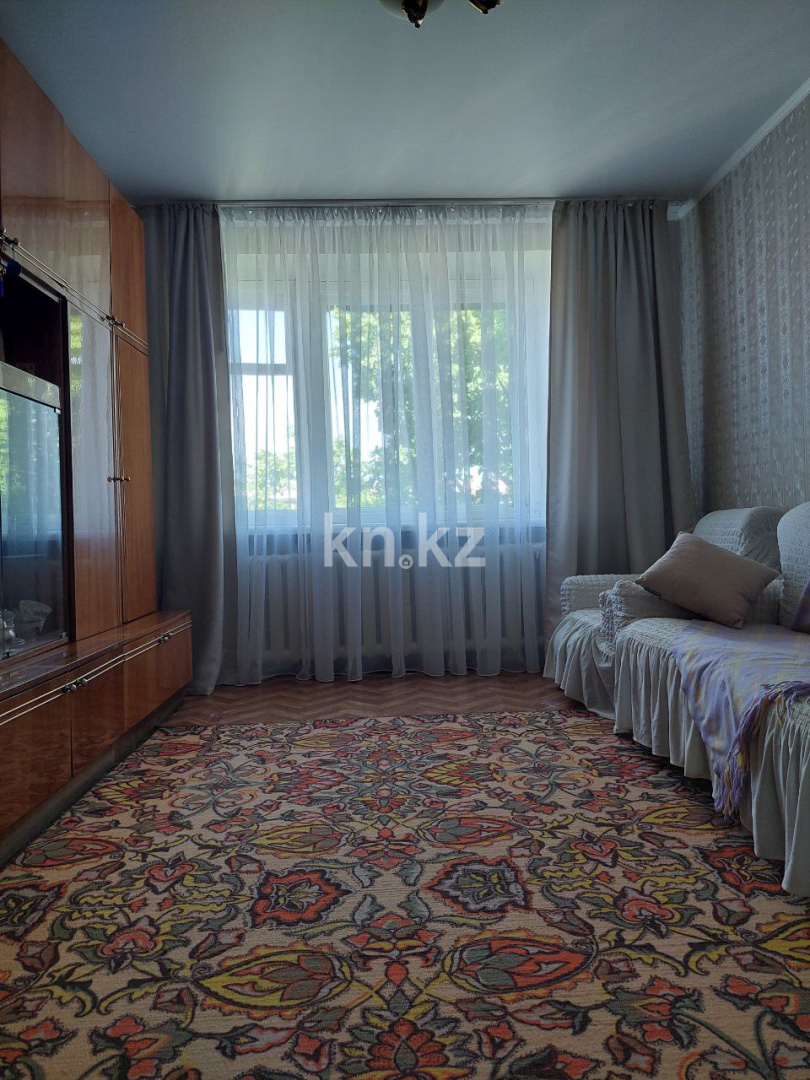 Продажа 3-комнатной квартиры, 60 м², ул. Гоголя, дом  51/2 - Продажа  трехкомнатных квартир в Караганде без посредников фото 1 из 15