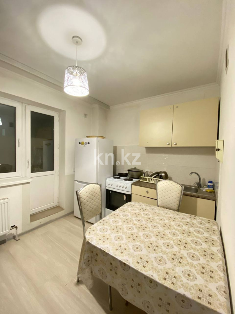 Аренда 1-комнатной квартиры, 40 м² в Астане