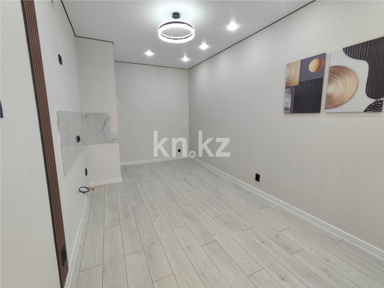 Продажа 2-комнатной квартиры, 33 м², ул. Нажимеденова - Продажа квартир в Казахстане фото 1 из 12