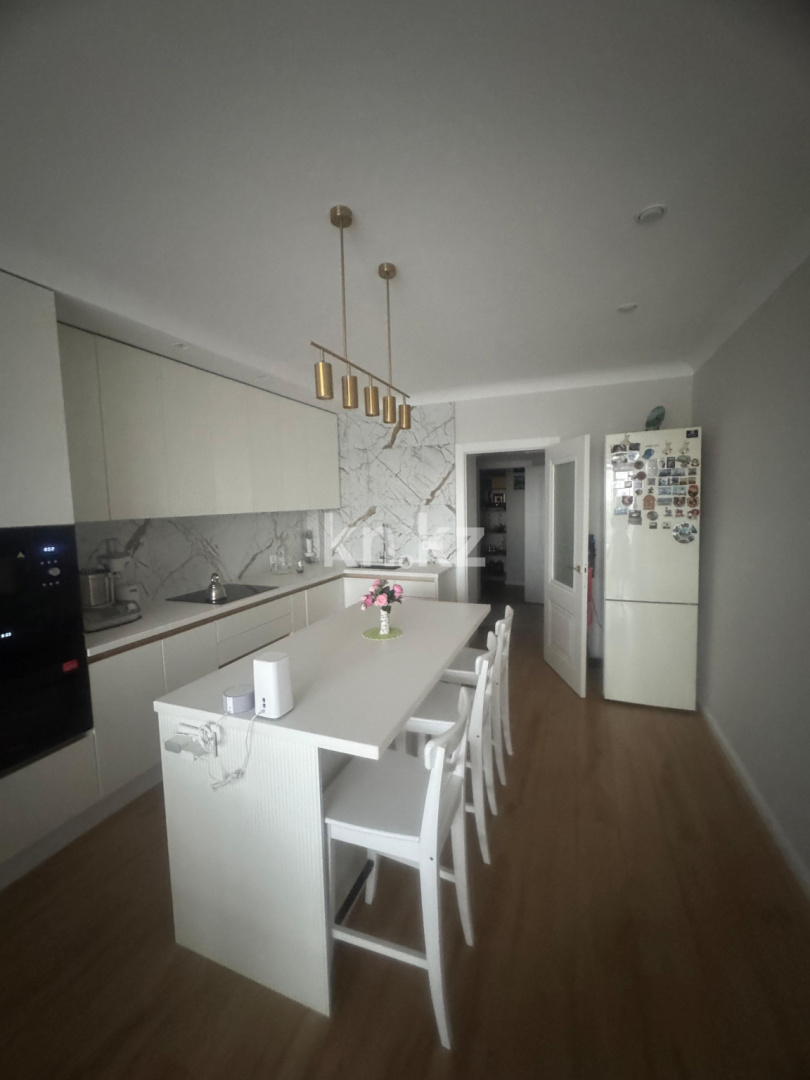 Продажа 3-комнатной квартиры, 140 м², ул. Скоробогатова, дом  65 в Уральске - фото 7