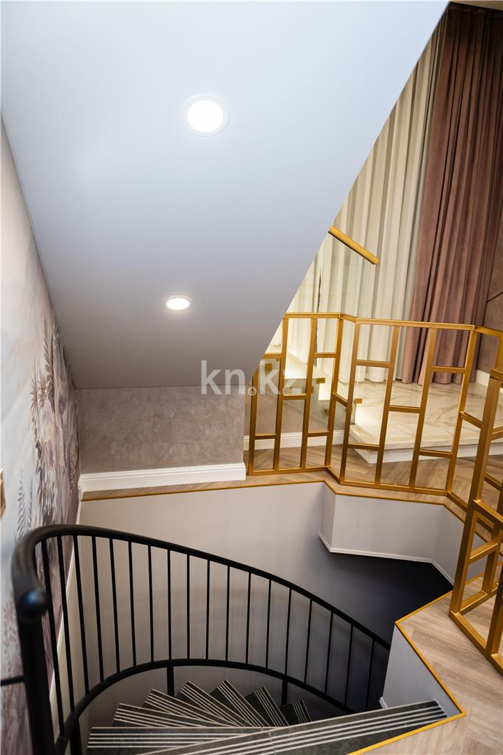 Продажа 6-комнатной квартиры, 345 м², ул. Муканова, дом  53 - Продажа  пятикомнатных квартир в Караганде фото 40 из 58