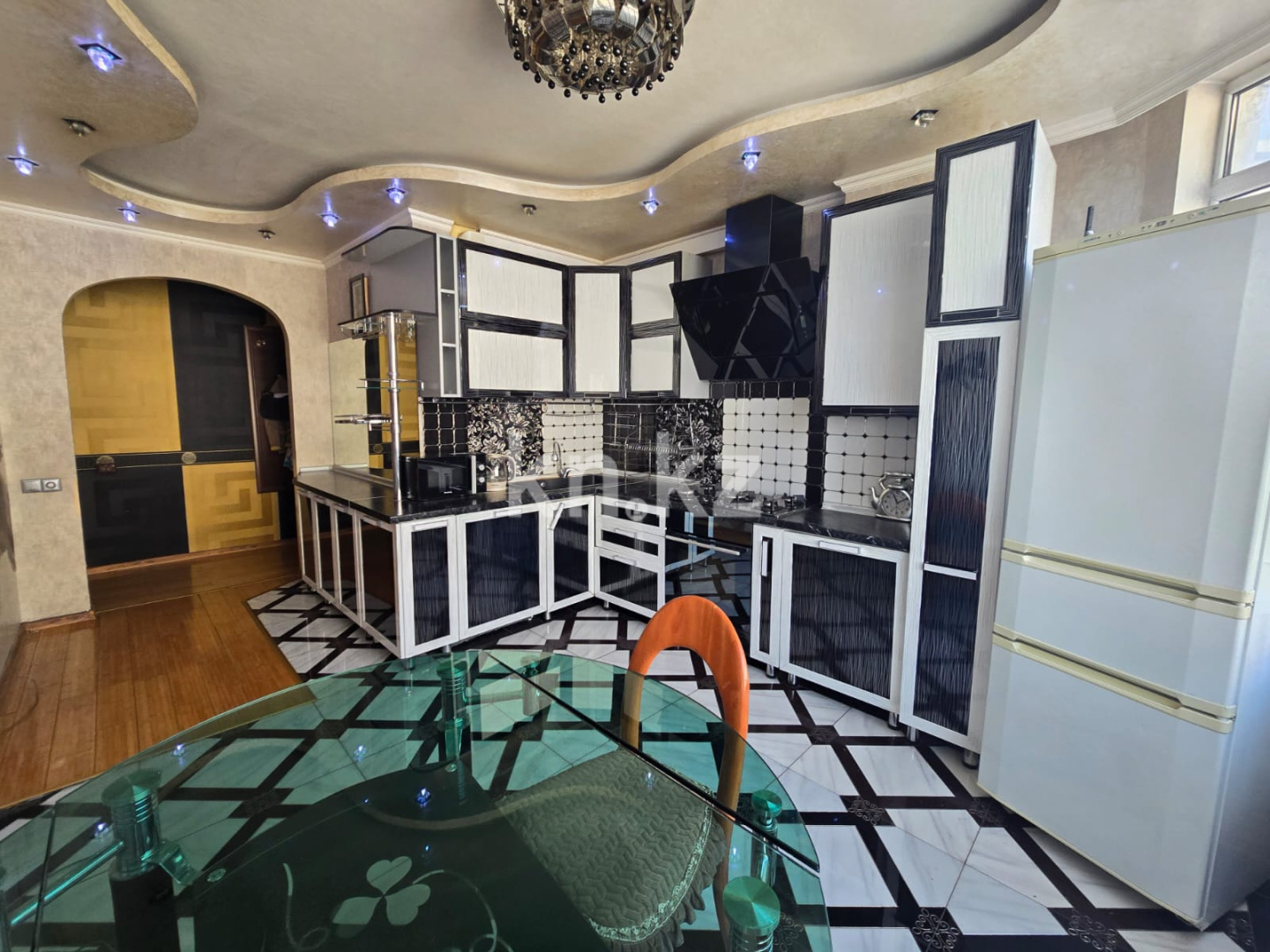 Продажа 2-комнатной квартиры, 58 м², мкр-н Аксай-3а в Алматы