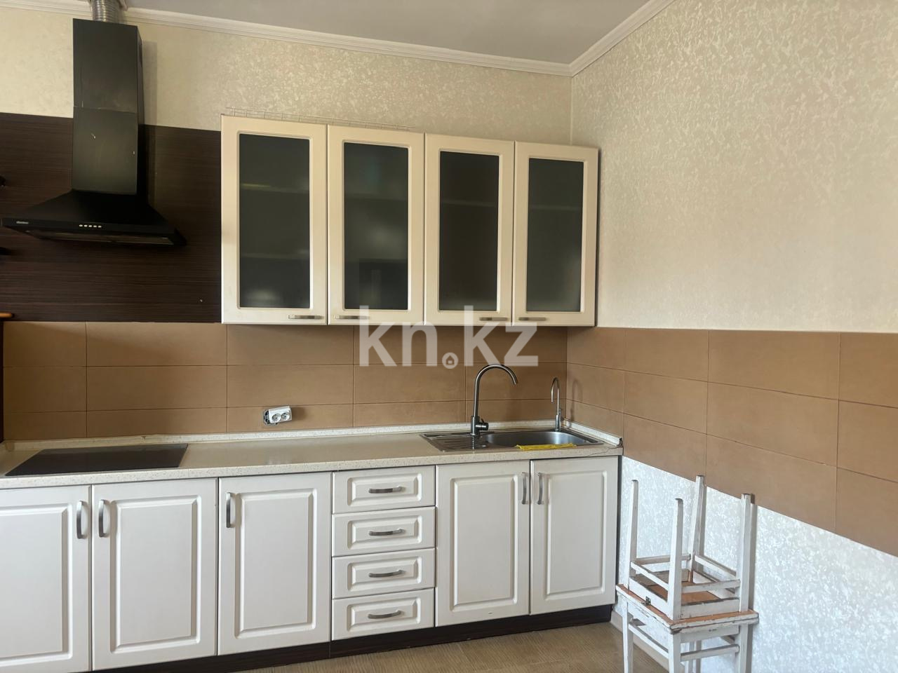 Аренда 2-комнатной квартиры, 92 м², пр. Кошкарбаева, дом  28 - ул. Аманжолова - Аренда квартир помесячно в Казахстане фото 1 из 12