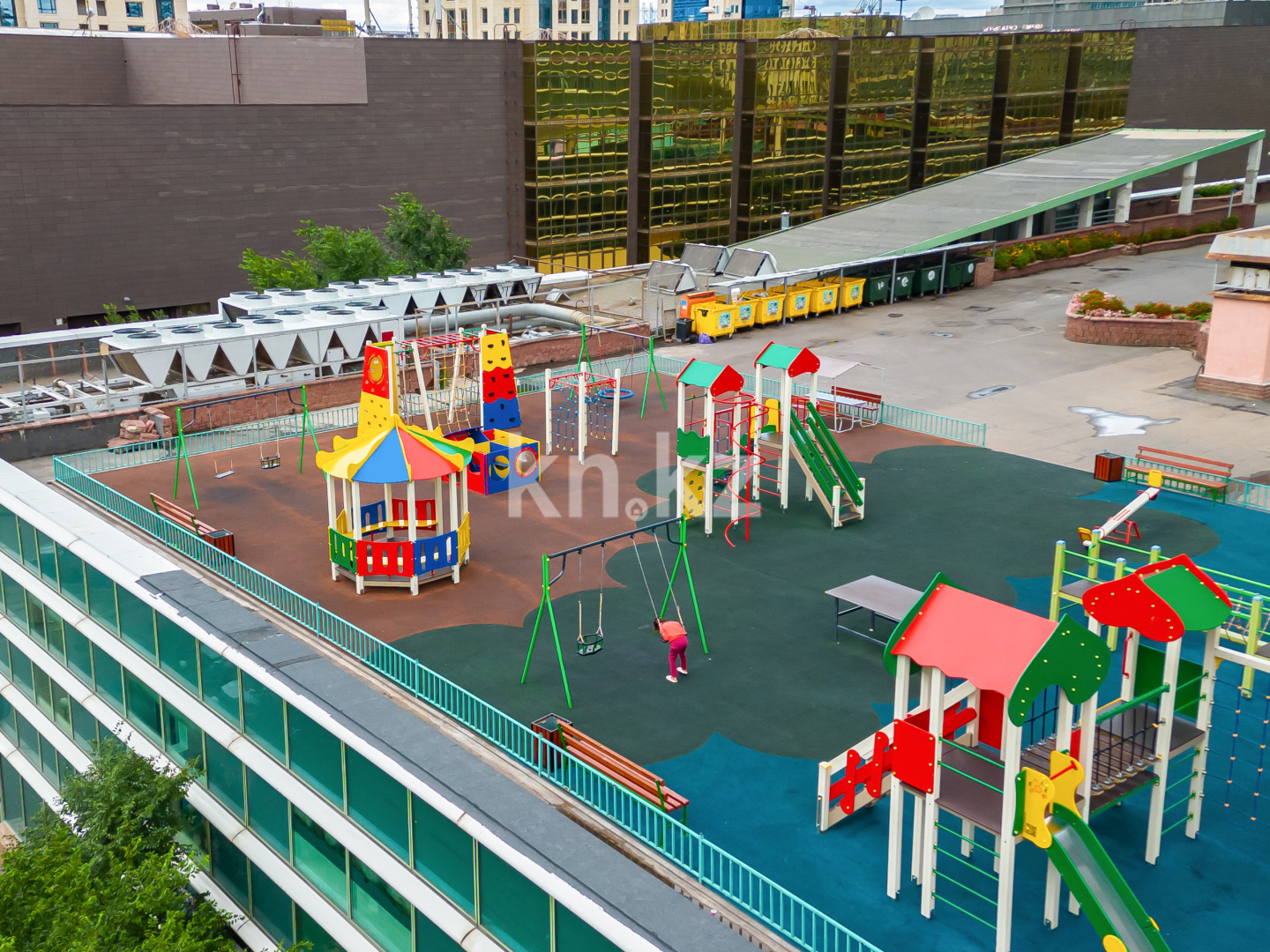 Продажа 3-комнатной квартиры, 130 м², ул. Достык, дом  5/1 - ул. Сауран в Астане - фото 49