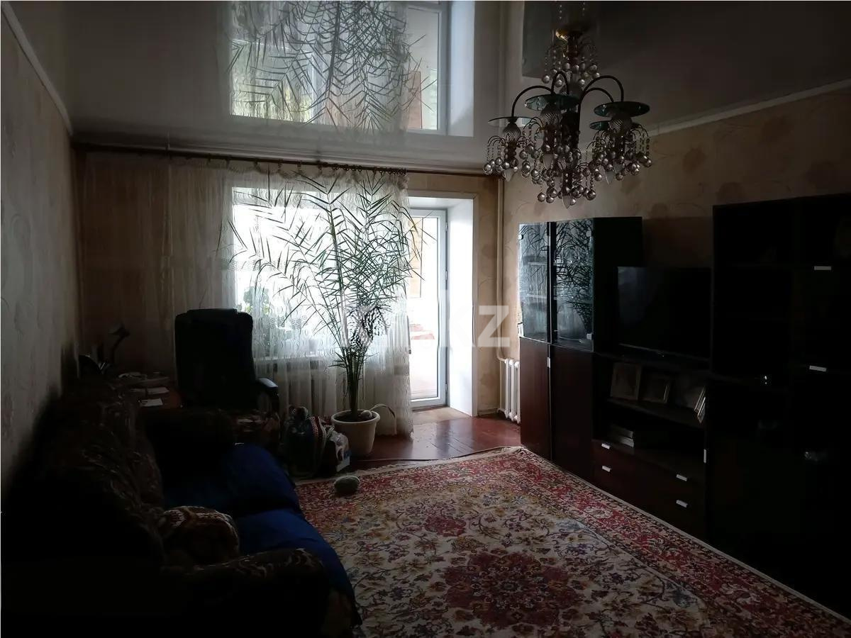 Продажа 3-комнатной квартиры, 60 м², ул. Ержанова, дом  46 - Продажа квартир в Караганде фото 1 из 4