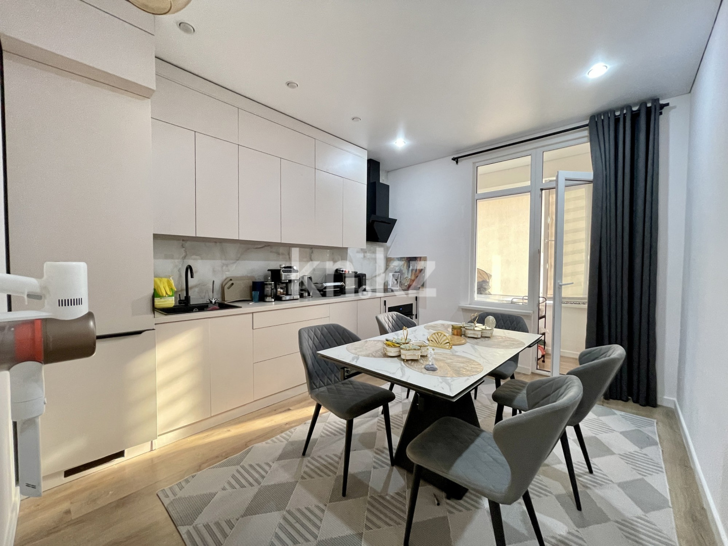 Продажа 3-комнатной квартиры, 101.9 м² - Продажа  трехкомнатных квартир в Алматы фото 1 из 28