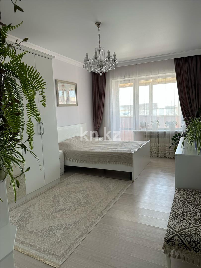 Продажа 3-комнатной квартиры, 83 м², мкр-н Степной-4 - Продажа  трехкомнатных квартир в Караганде фото 1 из 16