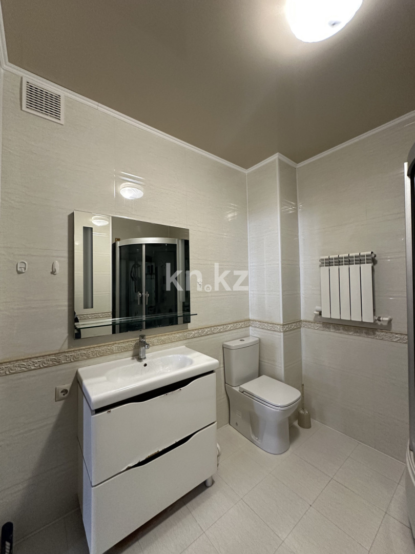 Аренда 3-комнатной квартиры, 117 м², пр. Шахтеров, дом  60 - Аренда  трехкомнатных квартир помесячно в Караганде фото 26 из 40