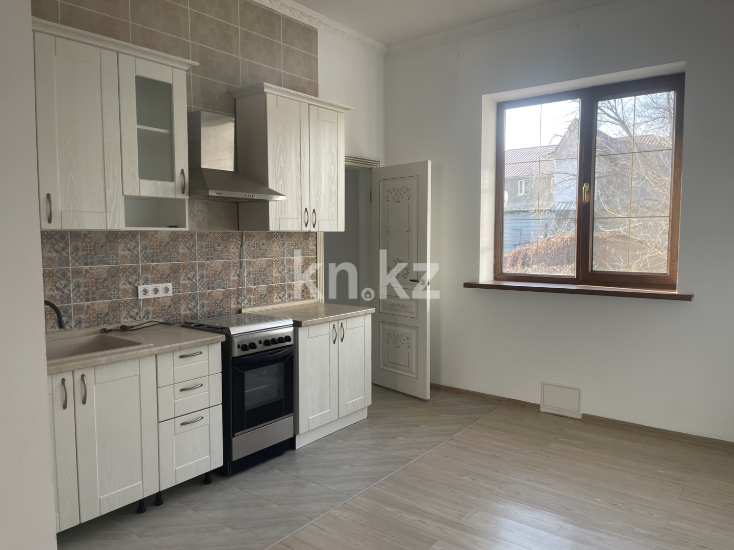Продажа 4-комнатного дома, 93 м², ул. Карасай батыра, дом  42/1 - Продажа и аренда недвижимости в Алматинской области фото 1 из 9