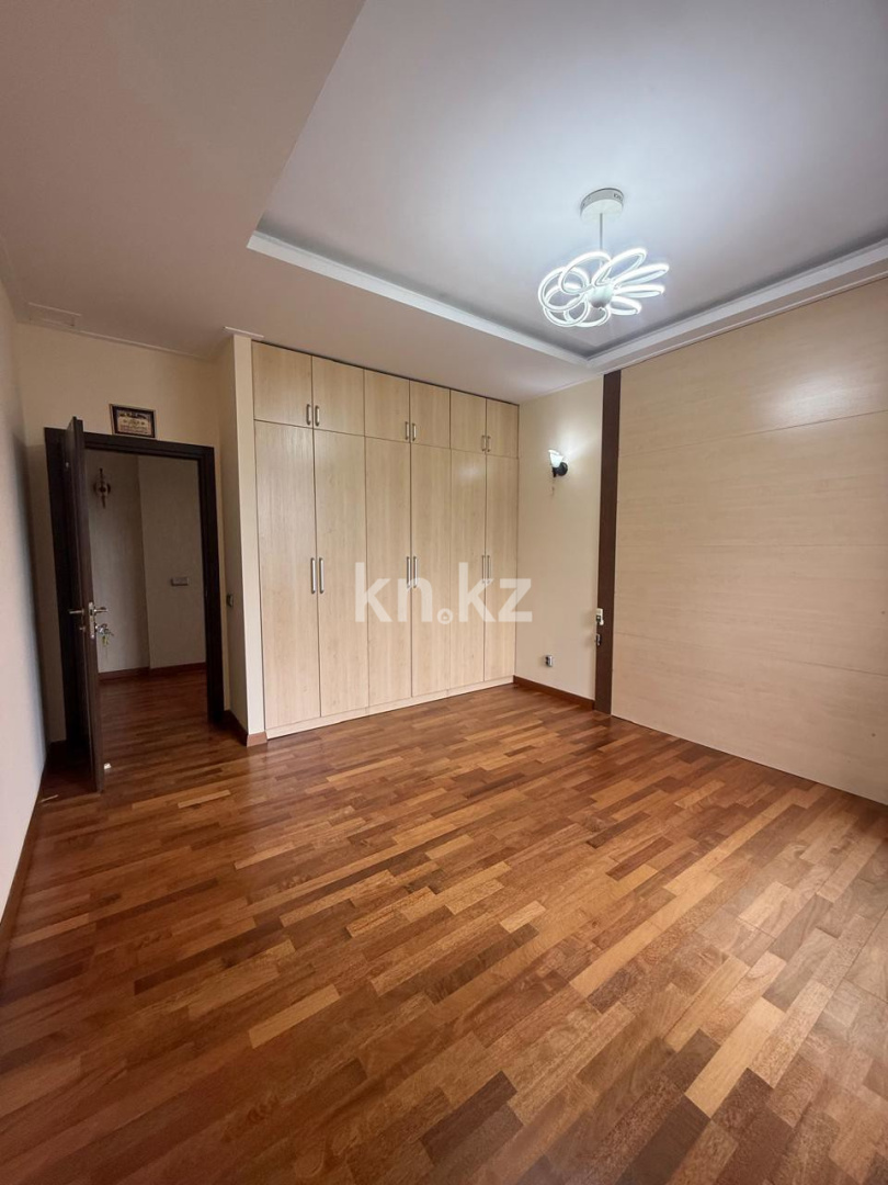 Продажа 4-комнатной квартиры, 158.2 м², пр. Аль-Фараби в Алматы - фото 15