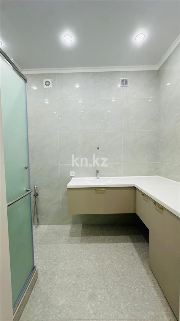 Продажа 3-комнатной квартиры, 80 м², ул. Казыбек би в Астане - фото 15