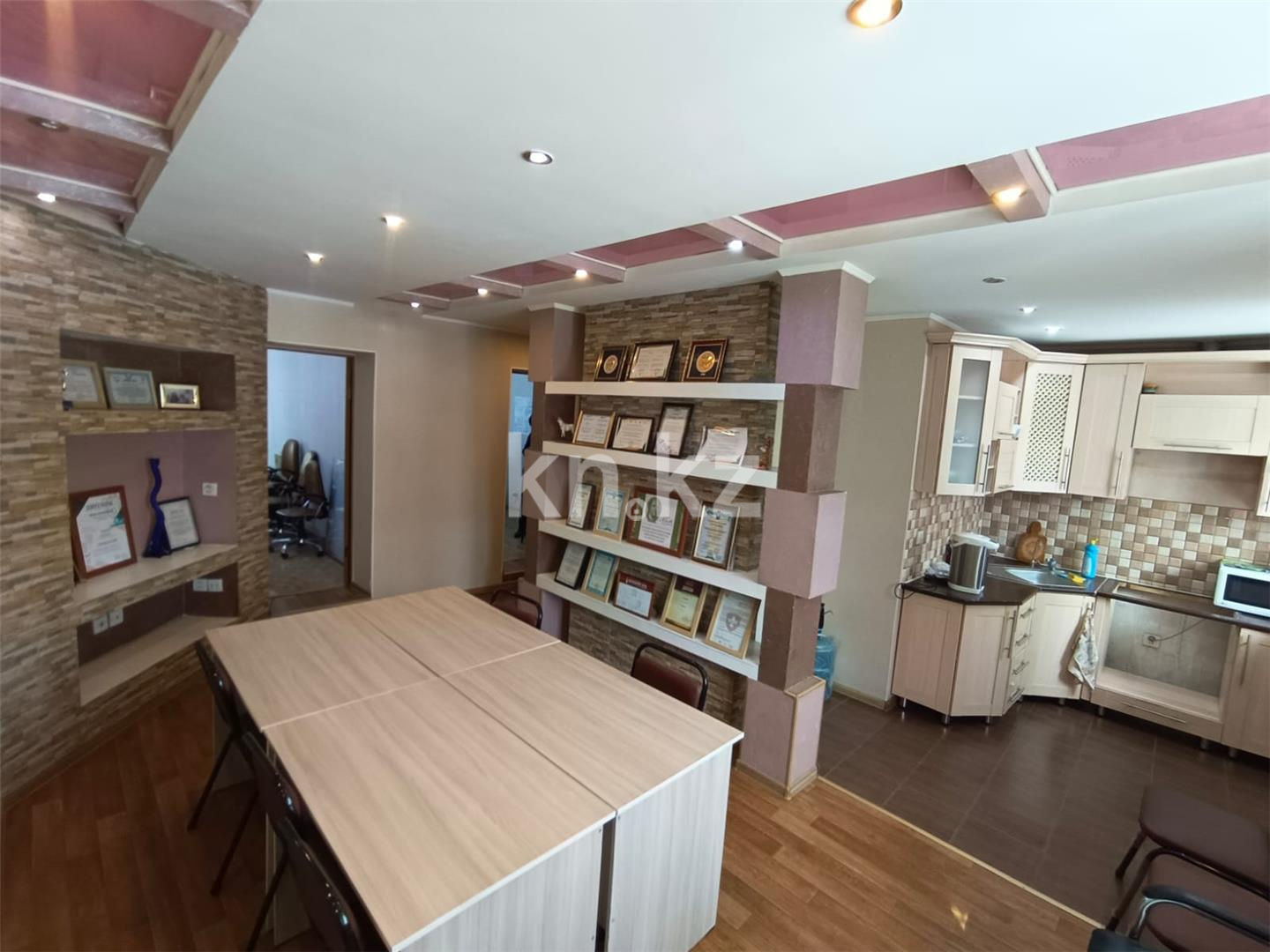 Продажа 3-комнатной квартиры, 62 м², ул. Ермекова, дом  60 - Продажа  трехкомнатных квартир в Караганде фото 1 из 21