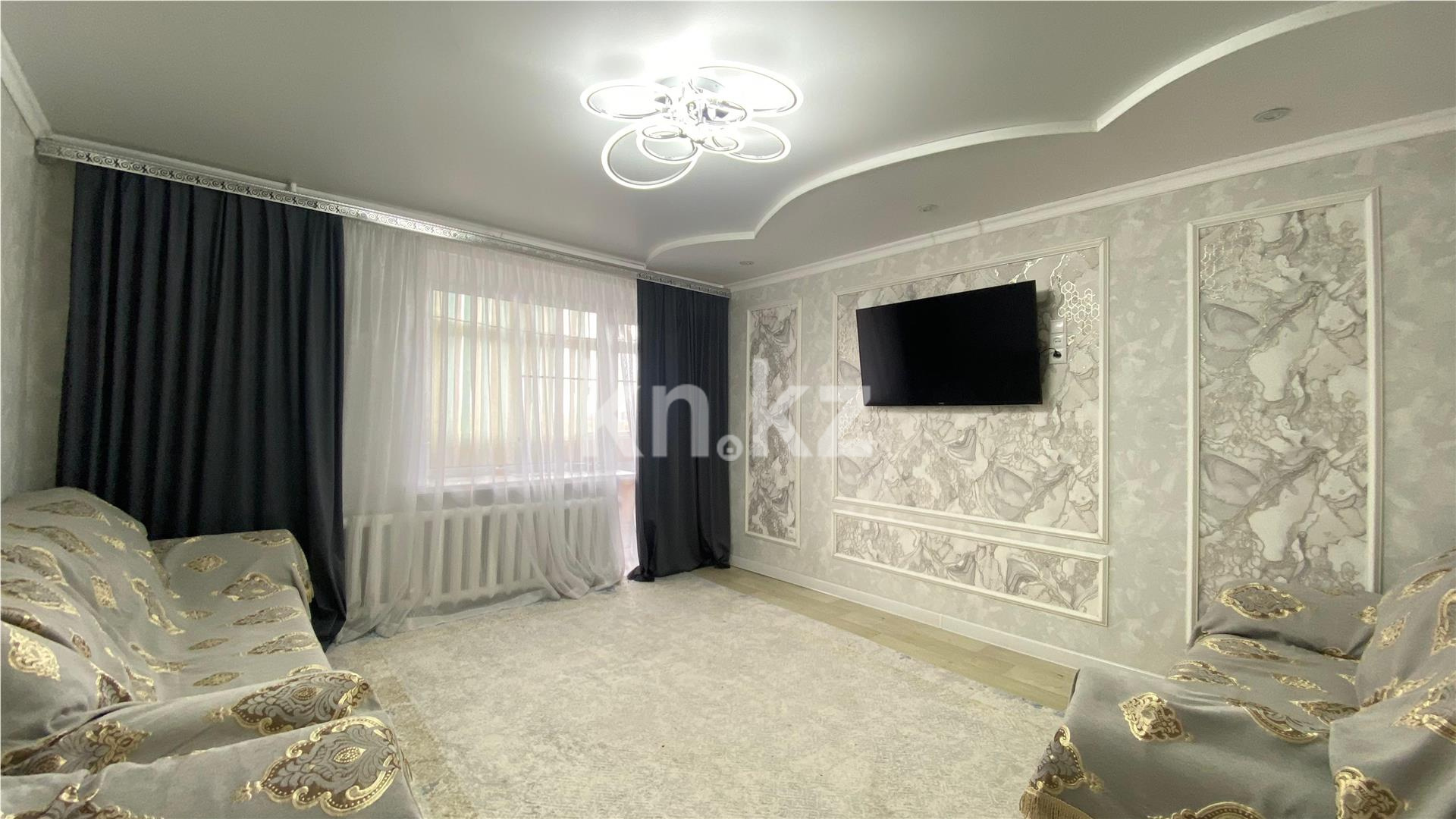 Продажа 4-комнатной квартиры, 76 м², пр. Республики - Продажа  четырехкомнатных квартир в Караганде фото 1 из 16