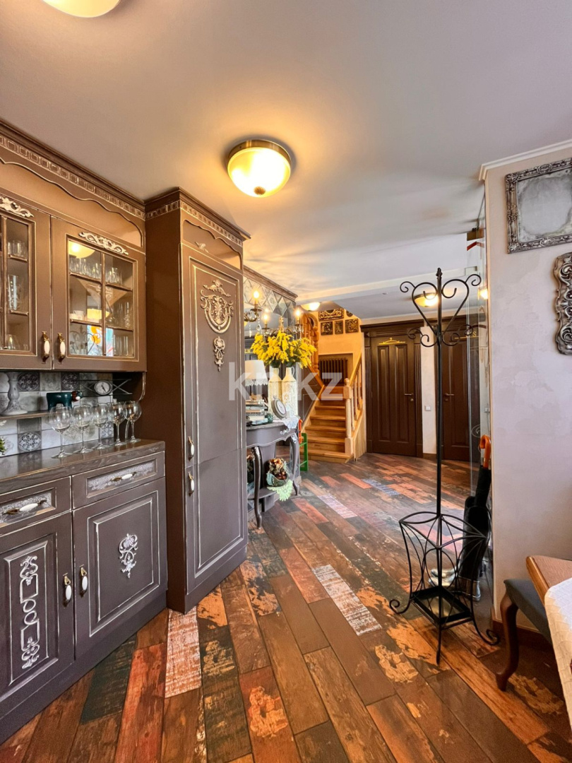 Продажа , 149.5 м², ул. Абая, дом  1 - Продажа офисных и торговых помещений в Караганде фото 3 из 8