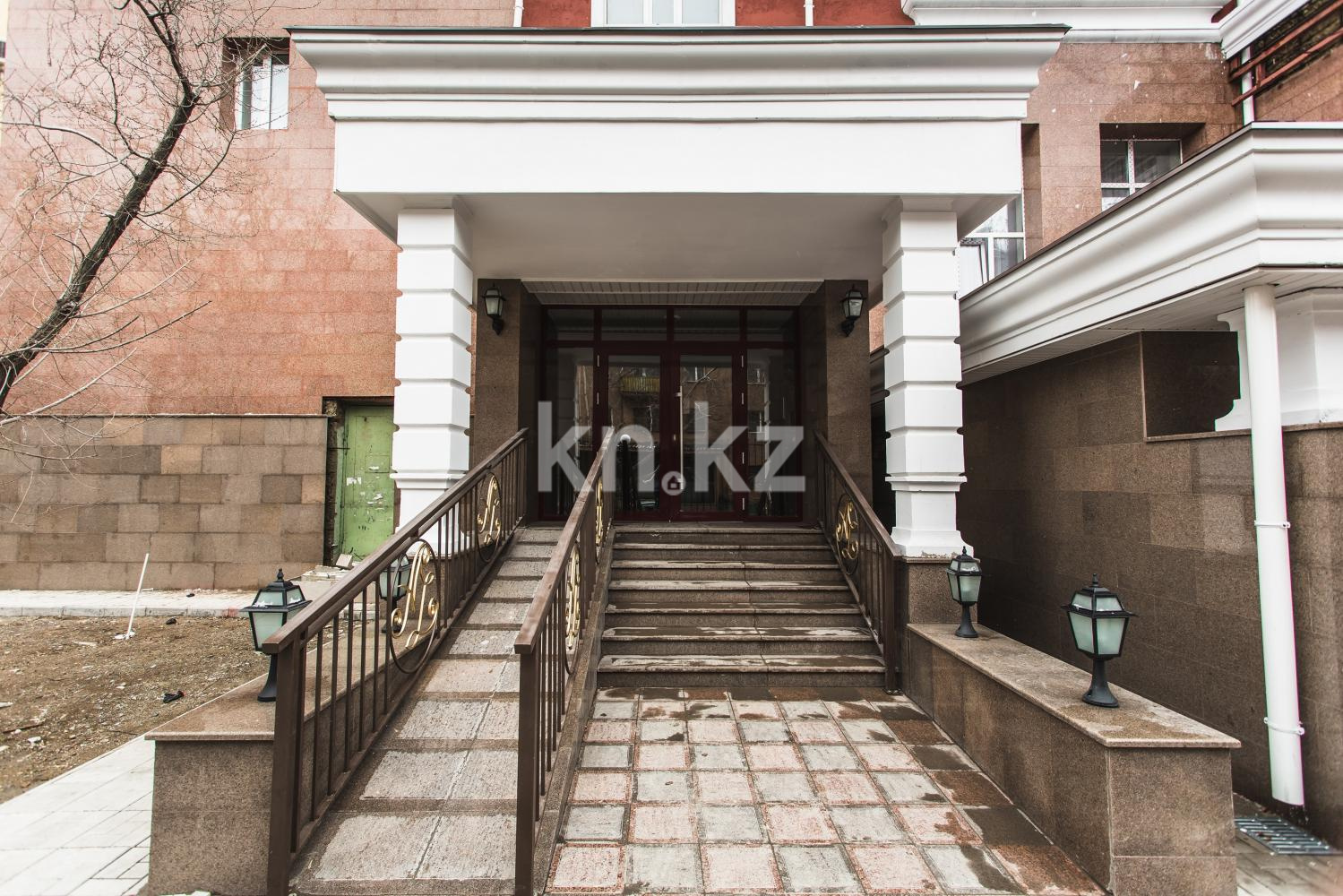 Продажа 3-комнатной квартиры, 95.4 м², ул. Ержанова, дом  18/6 в Караганде - фото 27