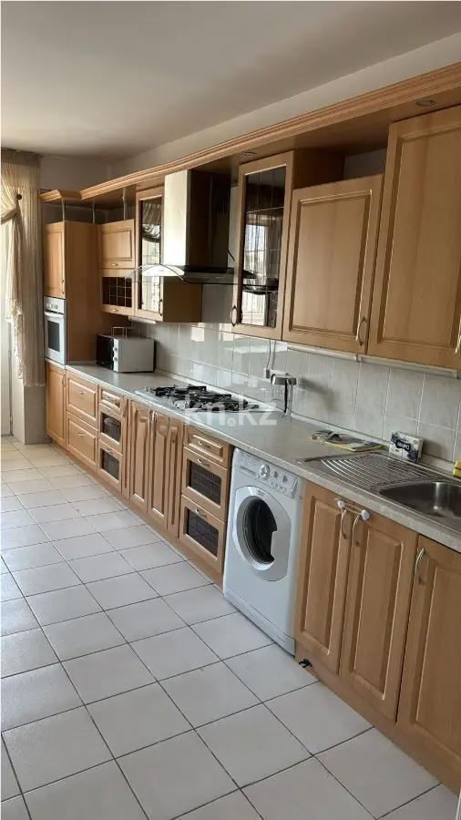 Продажа 4-комнатной квартиры, 190 м², мкр-н Самал-3, дом  21 в Алматы - фото 3