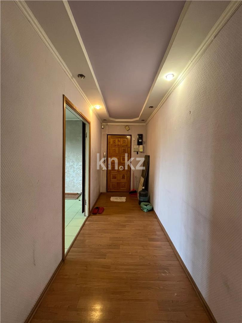 Продажа 4-комнатной квартиры, 79 м², ул. Дюсембекова, дом  67 - Продажа  четырехкомнатных квартир в Караганде фото 14 из 19