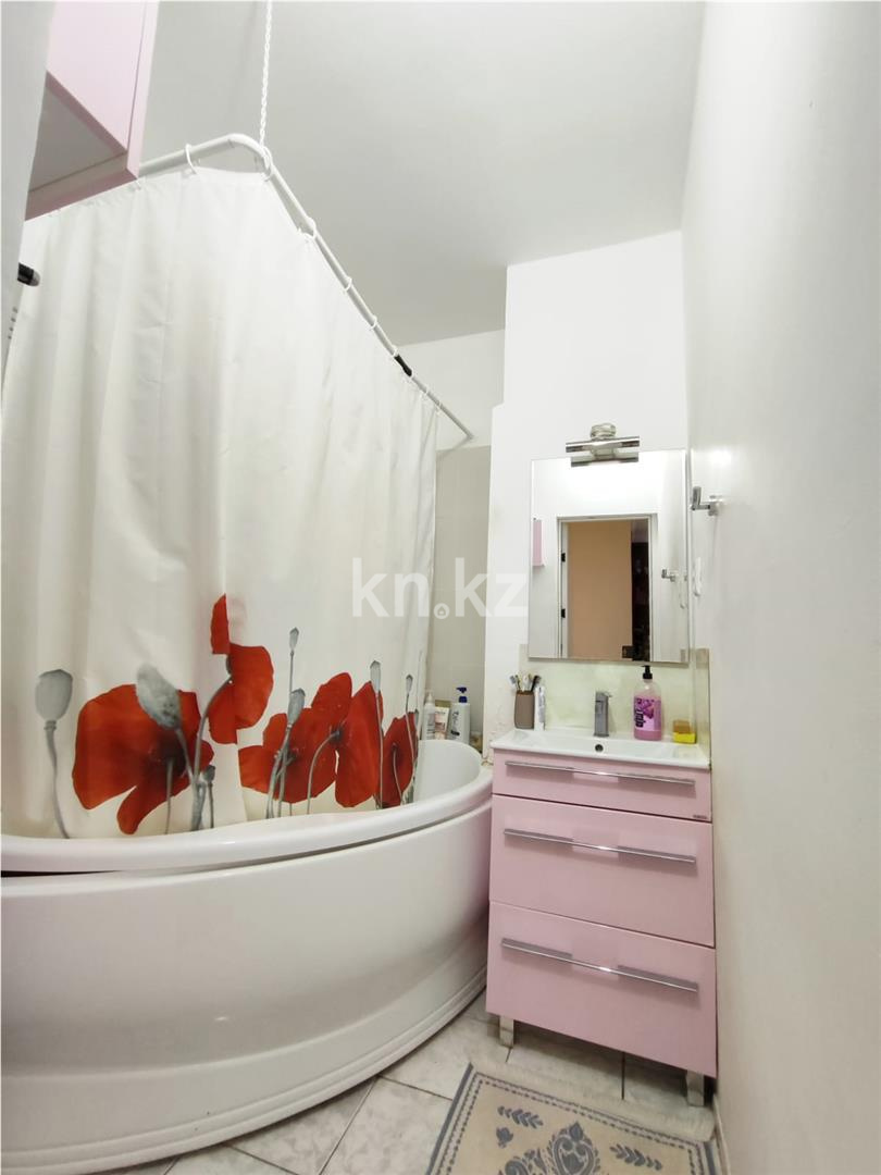 Продажа 3-комнатной квартиры, 90 м², пр. Шахтеров в Караганде - фото 10