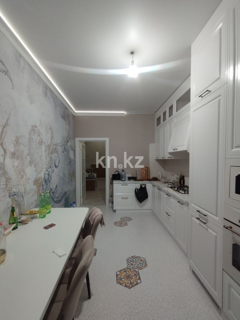 Продажа 2-комнатной квартиры, 72.3 м², ул. Алии Молдагуловой - Продажа квартир в Уральске фото 11 из 17