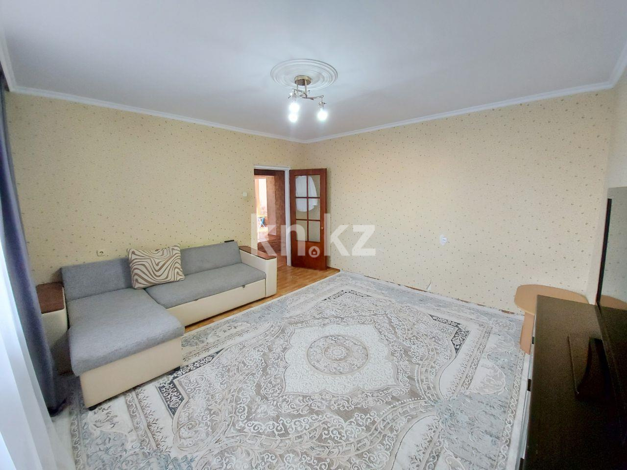 Продажа 3-комнатной квартиры, 63 м², мкр-н Голубые Пруды - Продажа квартир в Караганде фото 2 из 12