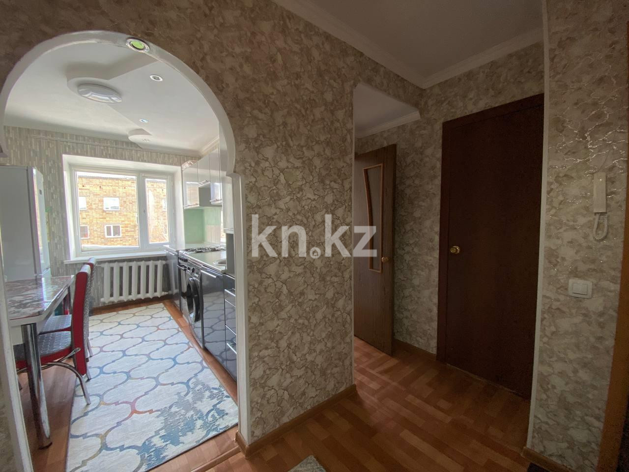 Продажа 4-комнатной квартиры, 62 м², мкр-н 21 - Продажа  четырехкомнатных квартир в Караганде фото 10 из 11