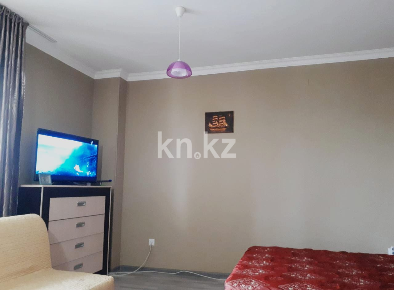 Аренда 1-комнатной квартиры посуточно, 30 м², пр. Женис, дом  43/3 - пр. Богенбай батыра - Аренда квартир посуточно в Астане без посредников фото 1 из 7