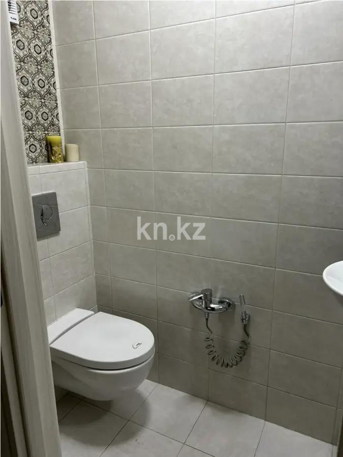 Продажа 3-комнатной квартиры, 68.9 м², ул. Валиханова, дом  124 в Алматы - фото 6