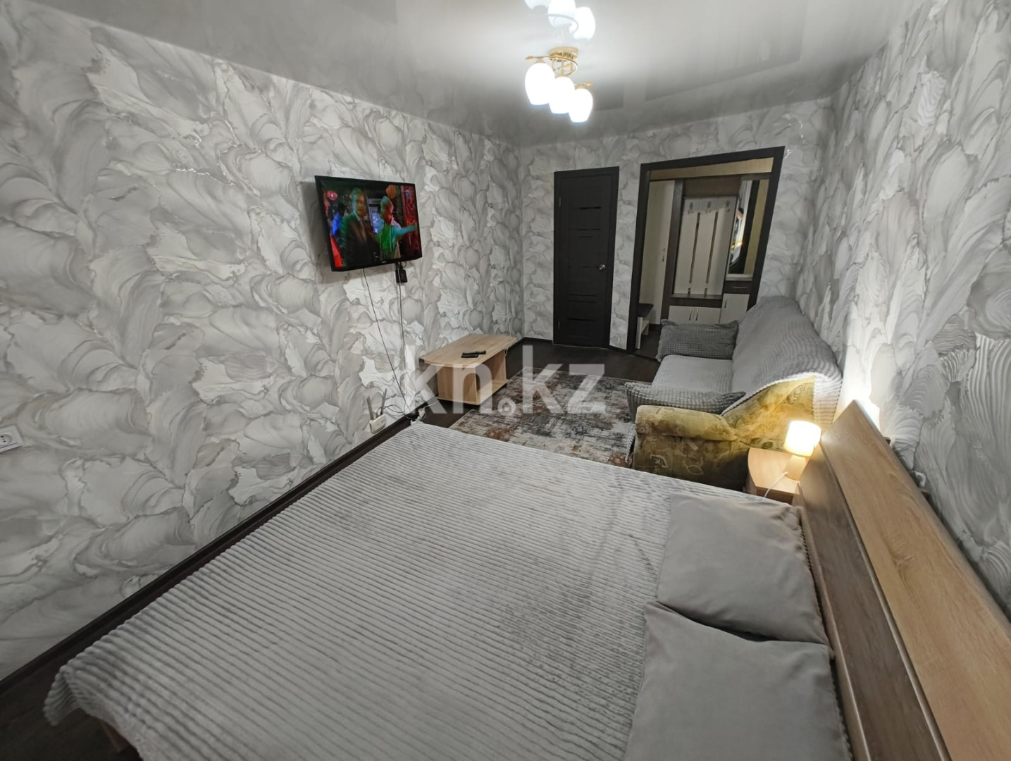 Аренда 1-комнатной квартиры посуточно, 33 м², пр. Ауэзова, дом  41 - Аренда квартир посуточно в Усть-Каменогорске фото 4 из 12