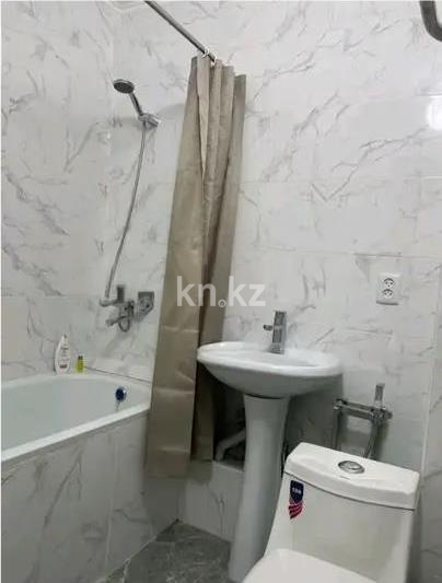 Продажа 3-комнатной квартиры, 58 м², мкр-н 5, дом  5 в Алматы - фото 2