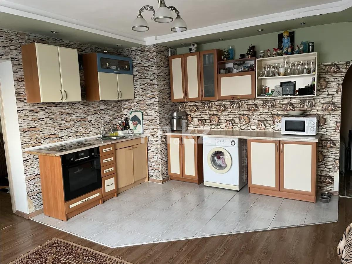 Продажа 3-комнатной квартиры, 67.6 м², ул. Жандосова, дом  140/1 в Алматы - фото 3