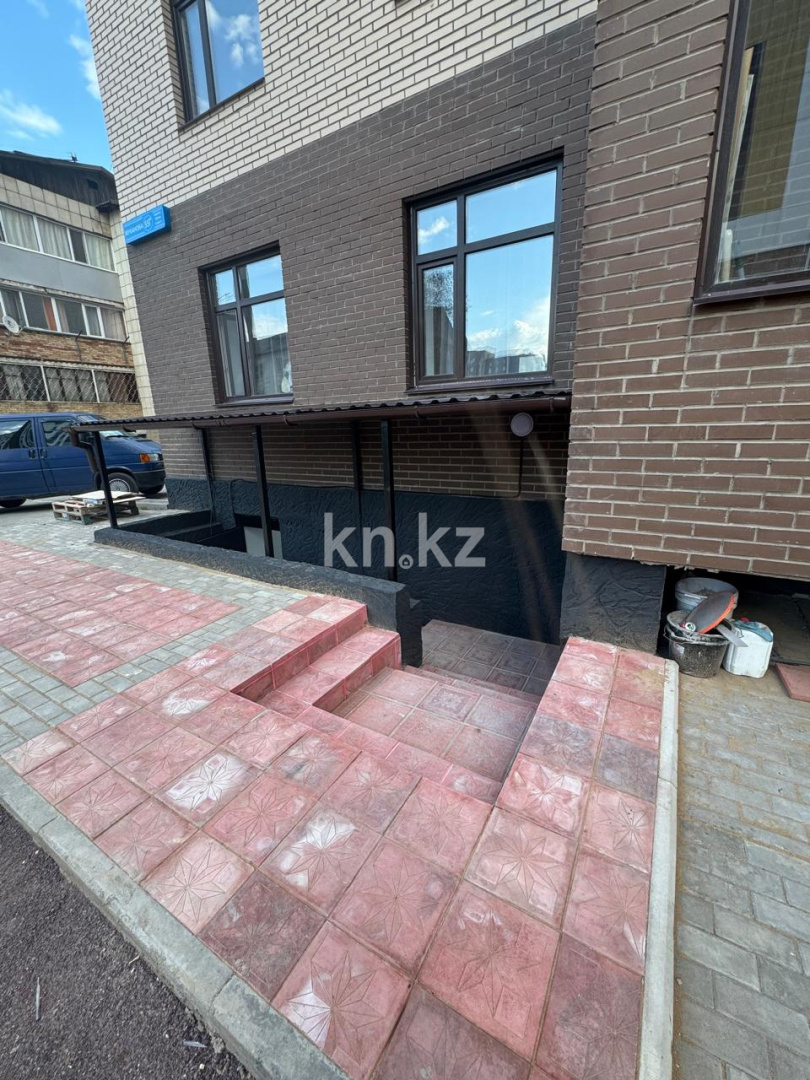 Продажа , 101 м², ул. Муканова, дом  55г - Продажа офисных и торговых помещений в Караганде без посредников фото 5 из 7