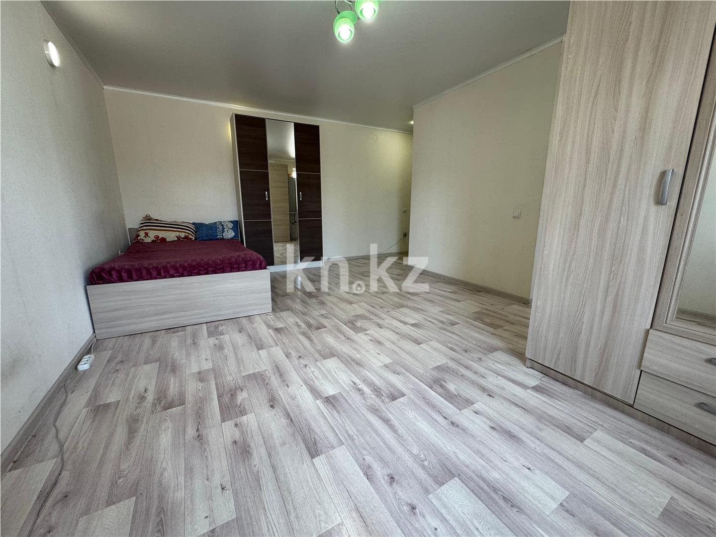 Продажа 1-комнатной квартиры, 32 м², ул. Сатыбалдина, дом  11 - Продажа однокомнатных квартир в Караганде на Юго-Востоке фото 1 из 6