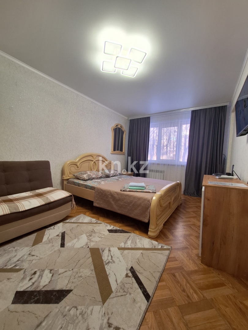 Аренда 1-комнатной квартиры посуточно, 40 м², Сейфуллина, дом  32 - Аренда квартир помесячно в Казахстане фото 1 из 7