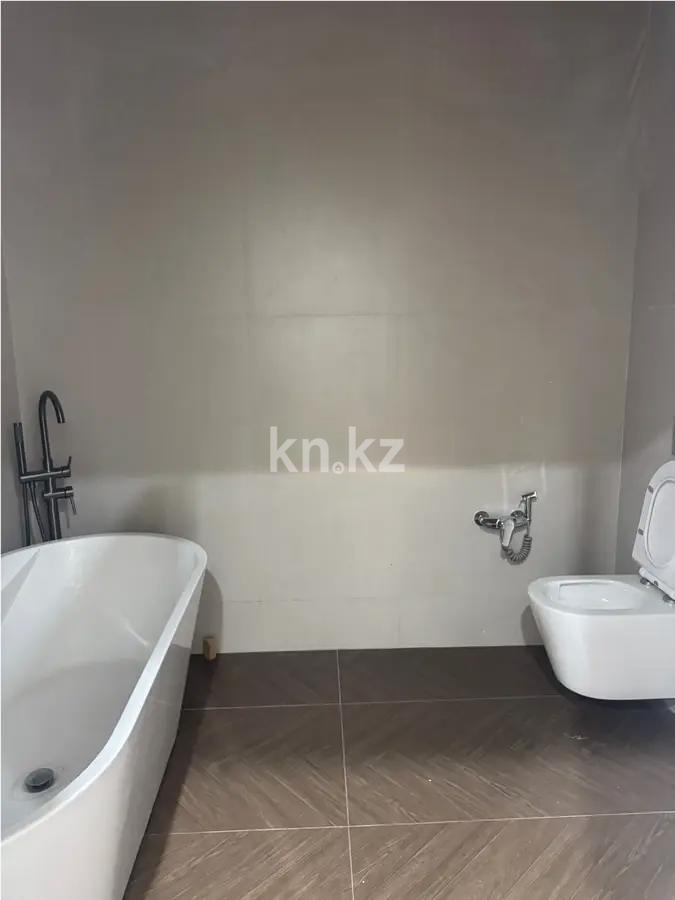 Продажа 2-комнатной квартиры, 77 м², пр. Серкебаева, дом  146/1 в Алматы - фото 3