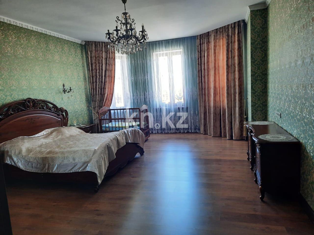 Продажа 7-комнатного дома, 410 м², ул. Сералина, дом  33 - Продажа домов, коттеджей в Казахстане фото 4 из 33