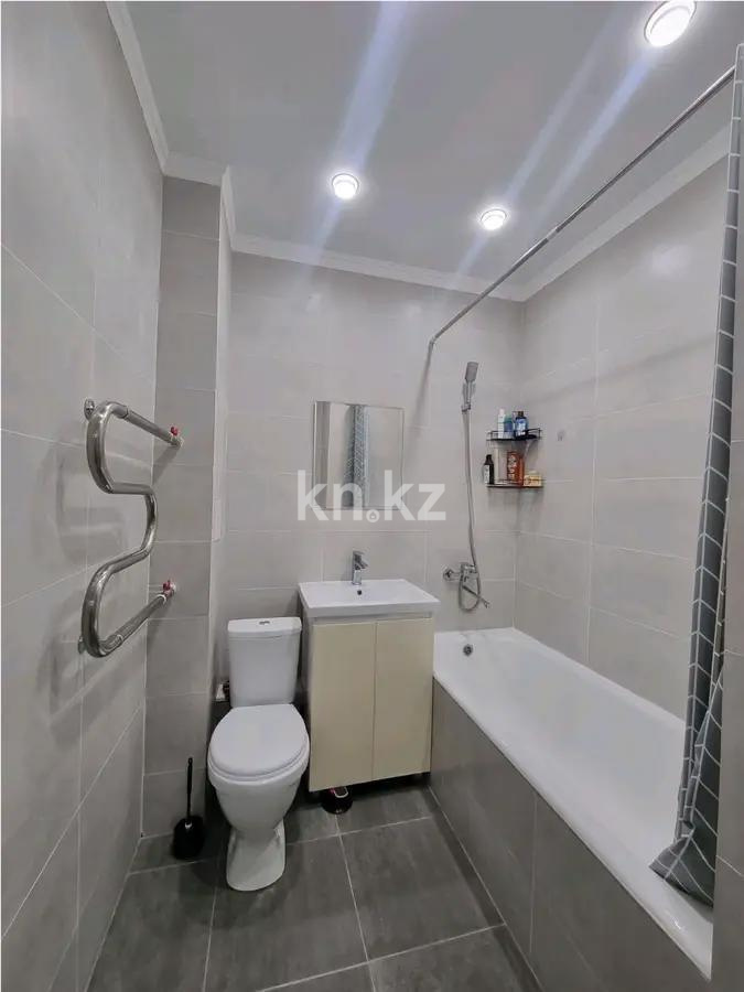 Продажа 1-комнатной квартиры, 42 м², мкр-н Аксай-4, дом  79 в Алматы - фото 3