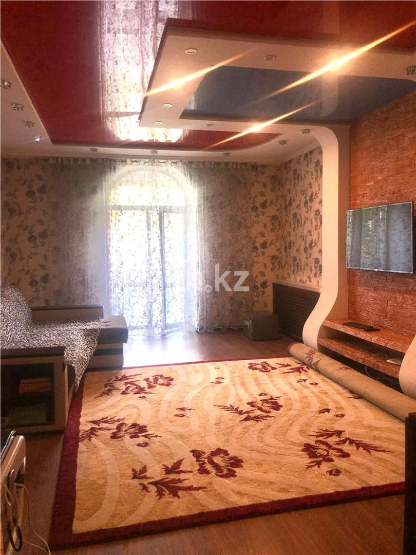 Продажа 3-комнатной квартиры, 92 м², ул. Магнитогорская, дом  36 - Продажа квартир в Караганде фото 1 из 15