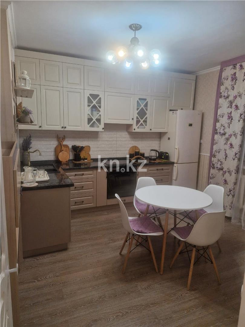 Продажа 3-комнатной квартиры, 80 м², ул. Валиханова в Астане - фото 10