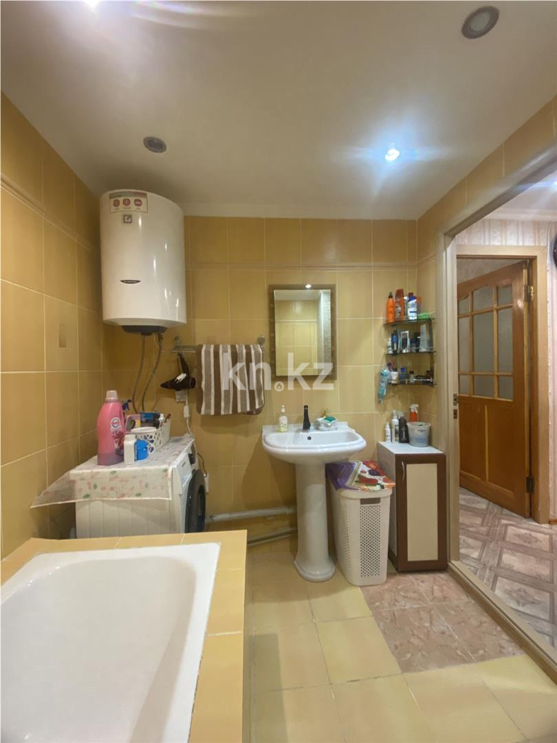 Продажа 3-комнатной квартиры, 62 м², мкр-н 19, дом  74 - Продажа квартир в Караганде фото 11 из 19