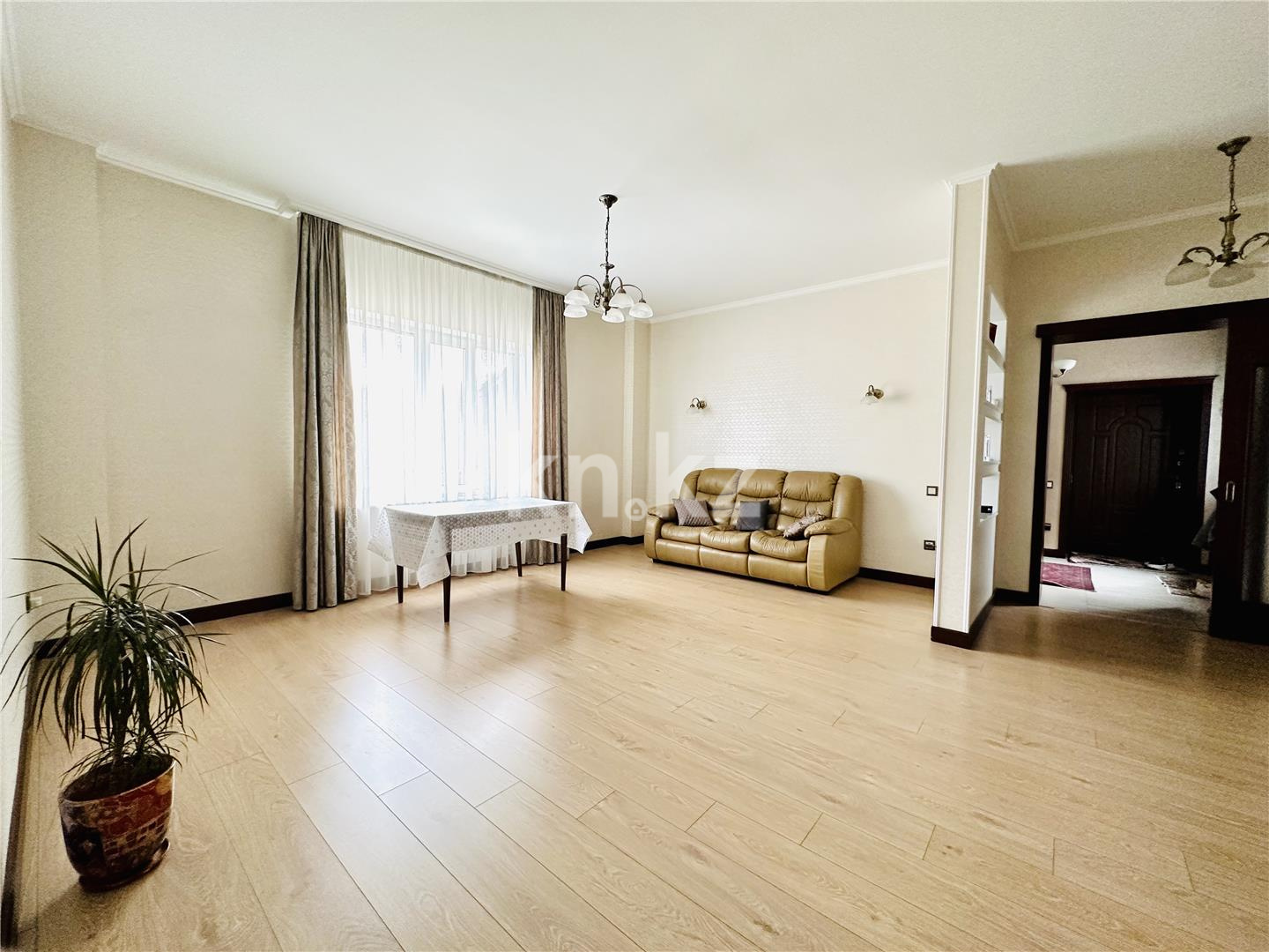 Продажа 6-комнатного дома, 400.7 м², ул. Жанибекова - Продажа домов, коттеджей в Караганде фото 10 из 52