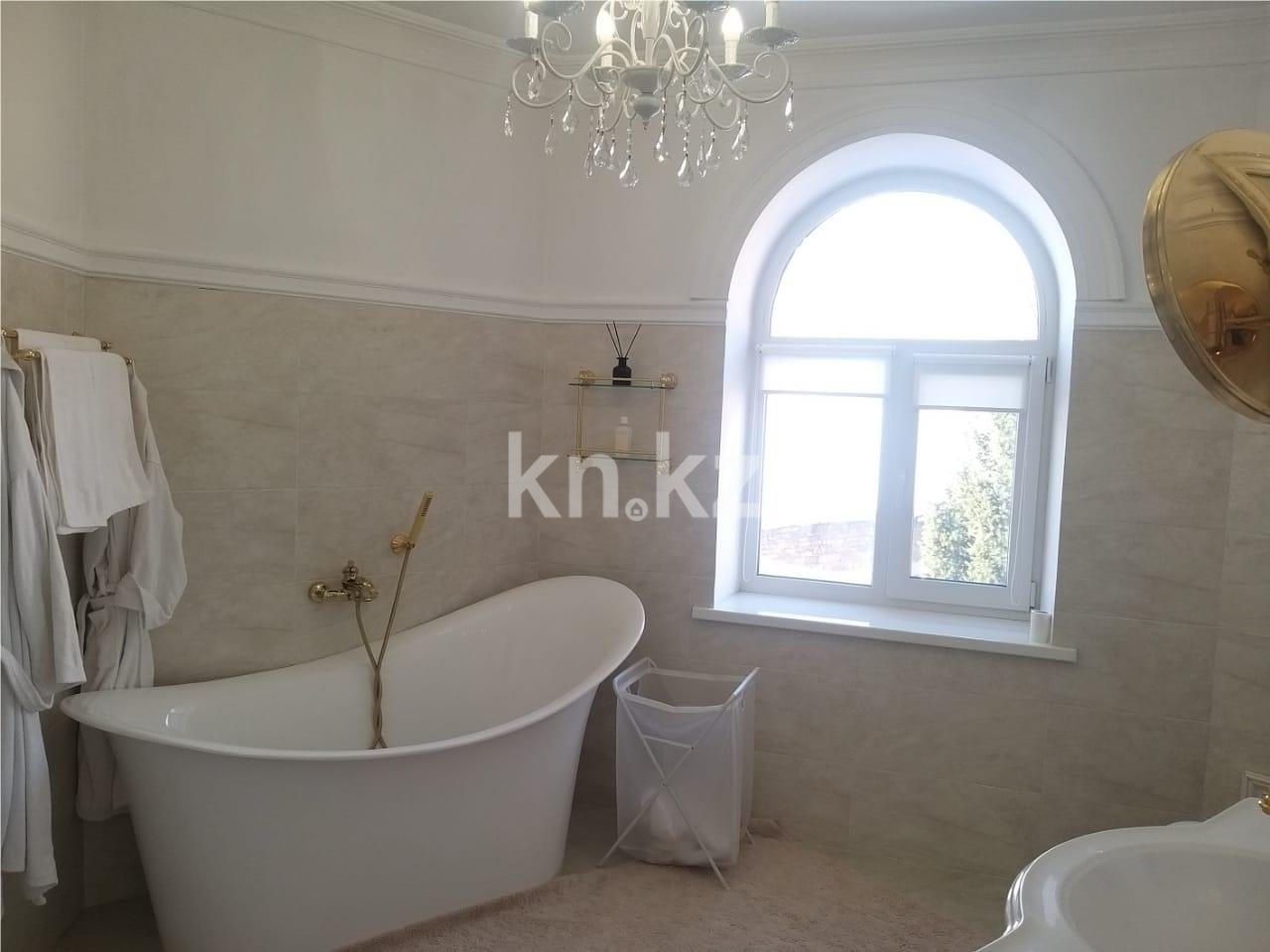 Продажа 5-комнатного дома, 520 м², ул. Муканова - Продажа домов и коттеджей в Караганде фото 27 из 51