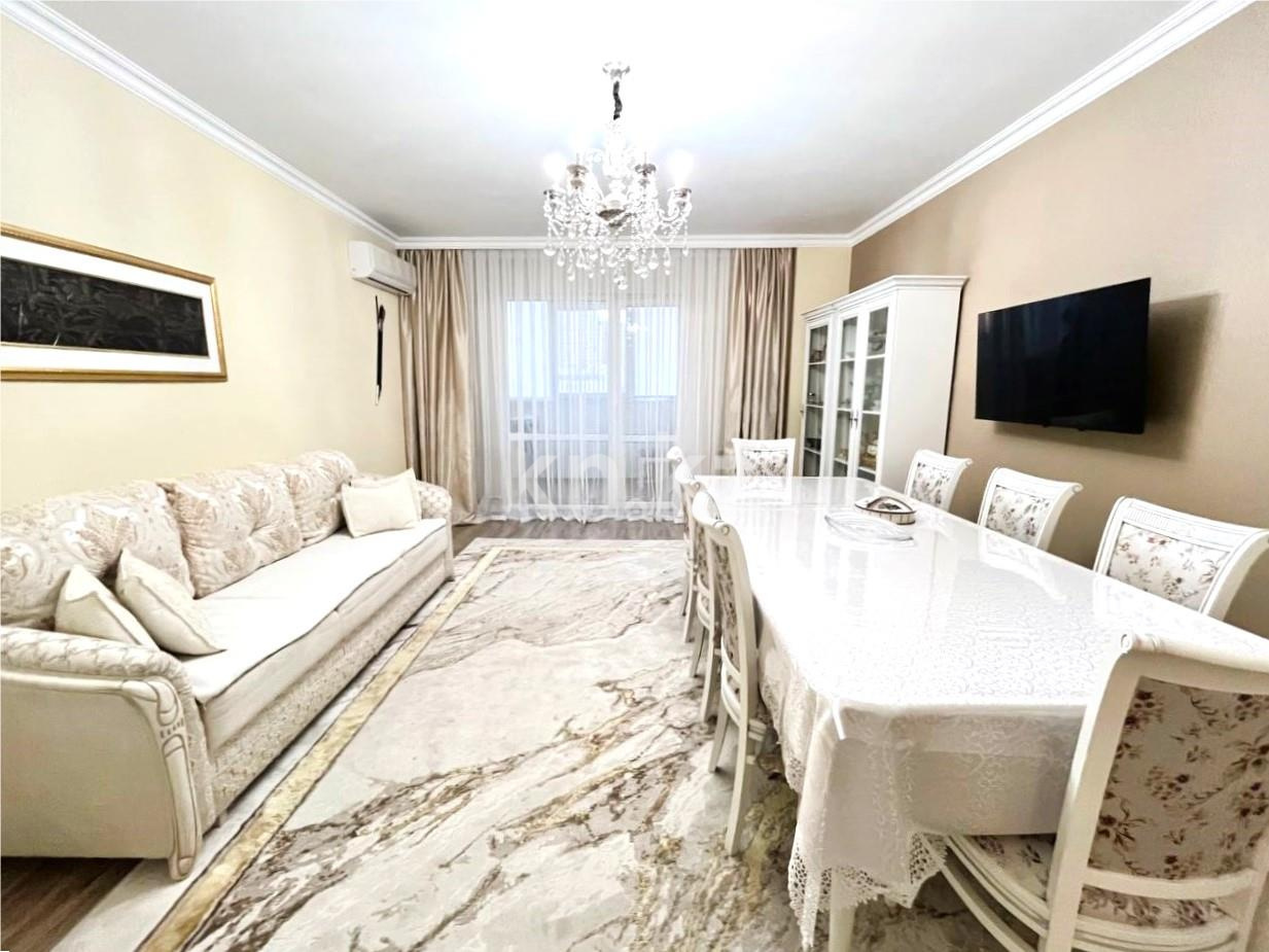 Продажа 4-комнатной квартиры, 136 м², пр. Шахтеров - Продажа  четырехкомнатных квартир в Караганде фото 2 из 34