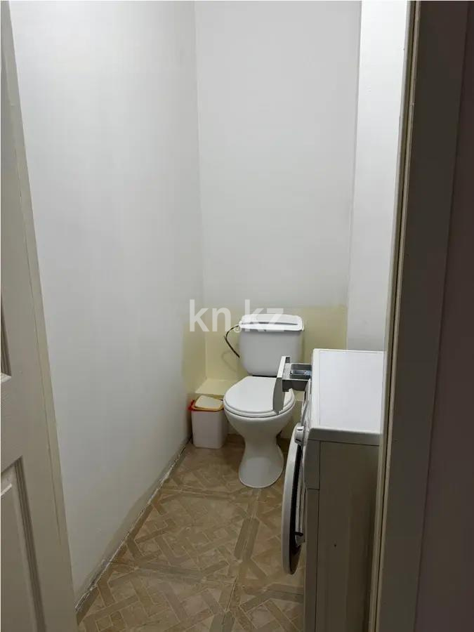 Продажа 2-комнатной квартиры, 64 м², мкр-н Кокжиек, дом  27 в Алматы - фото 3