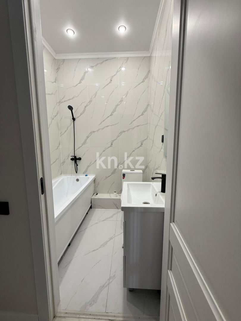 Продажа 3-комнатной квартиры, 80 м², пр. Абая в Алматы - фото 13