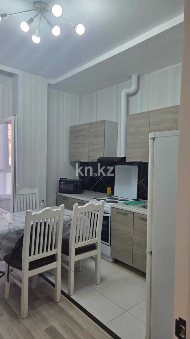 Аренда 2-комнатной квартиры, 68 м² в Астане