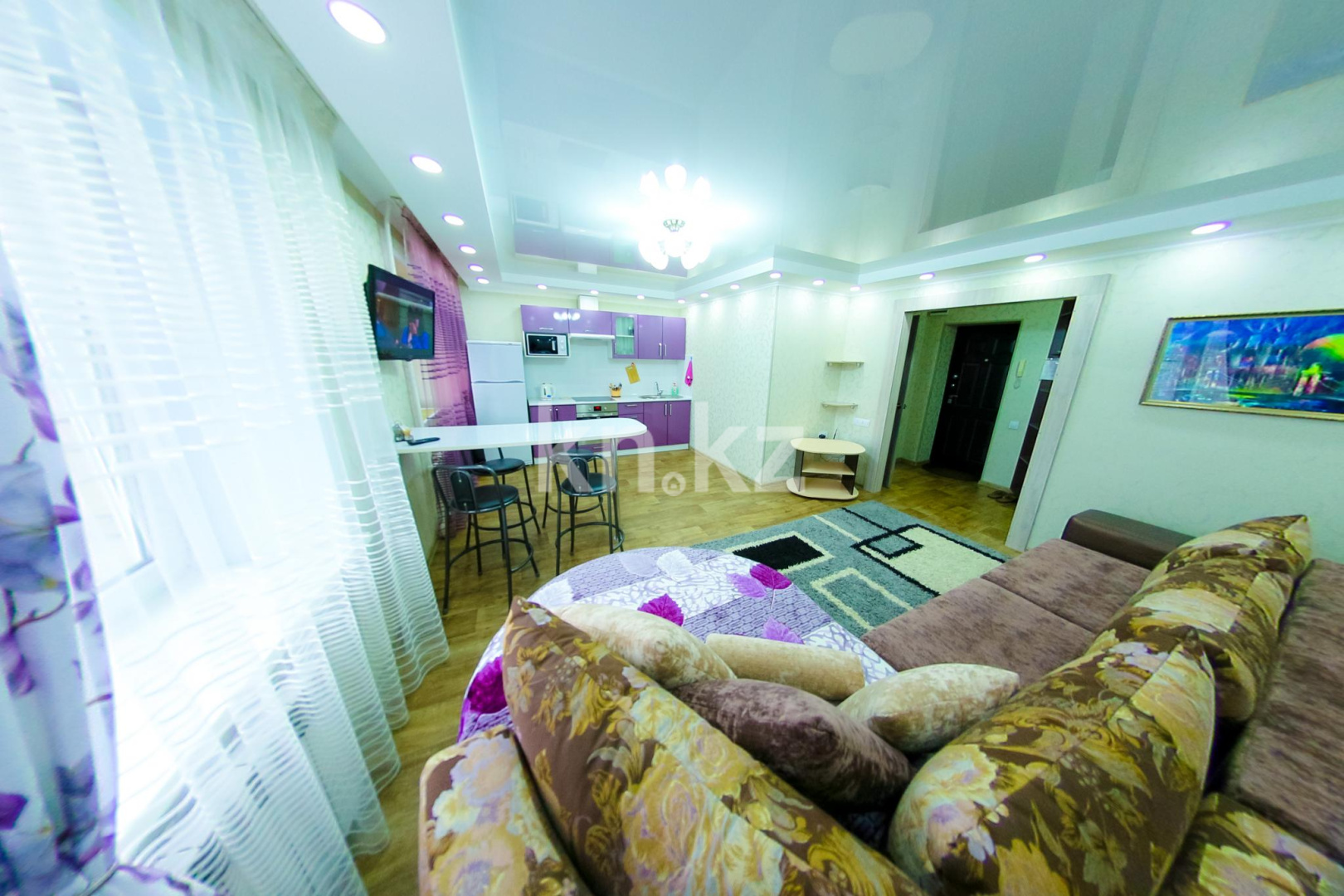 Аренда 2-комнатной квартиры посуточно, 60 м², ул. Орджоникидзе, дом  4 - Аренда квартир посуточно в Усть-Каменогорске фото 3 из 13