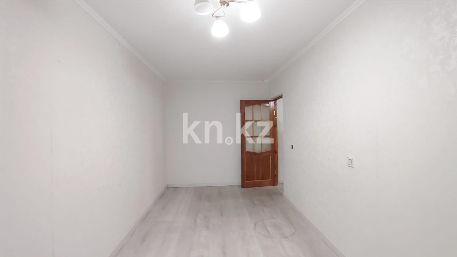 Продажа 3-комнатной квартиры, 57 м², мкр-н 13, дом  33 в Караганде - фото 3